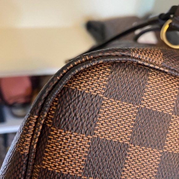Louis Vuitton Neverfull MM - Damier Ebene Purse + Wristlet - Picture 7 of 11